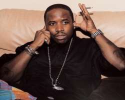 Big Boi smoking